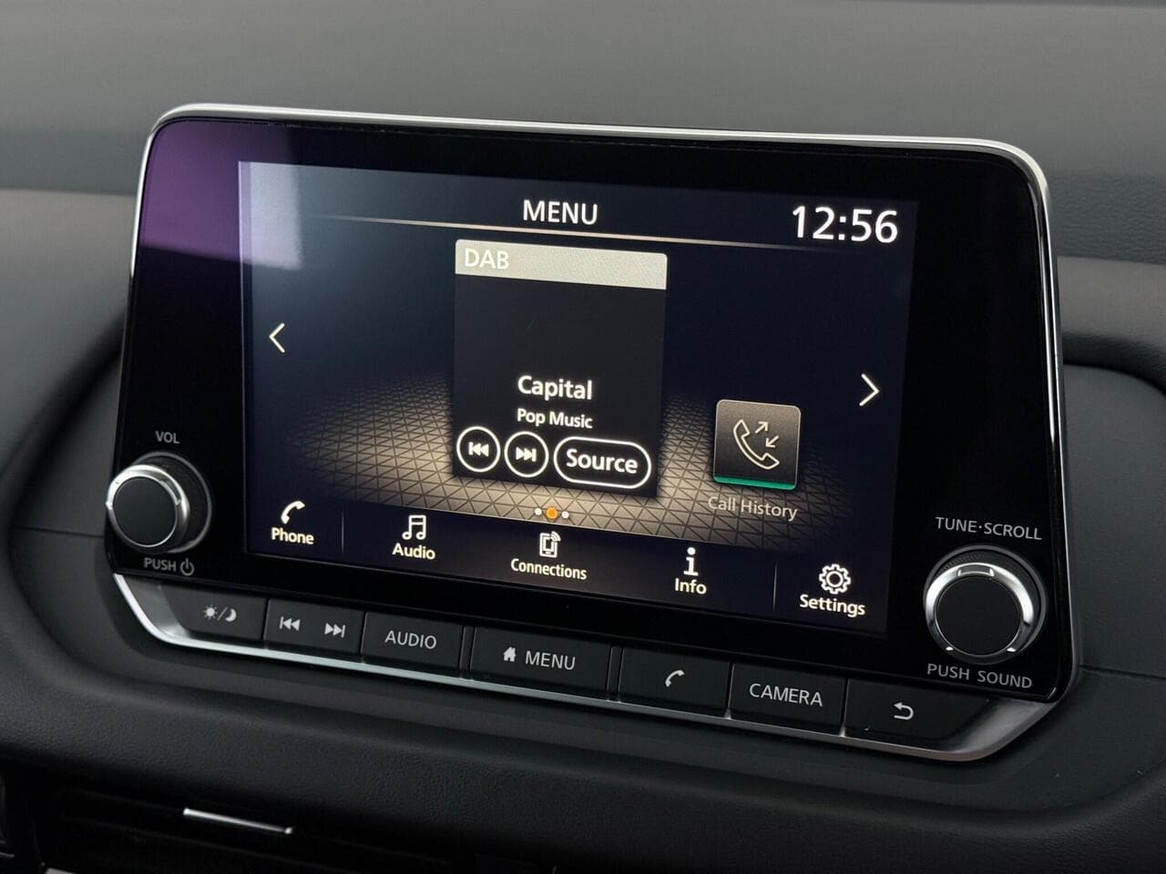 Nissan Qashqai thumbnail Infotainment System