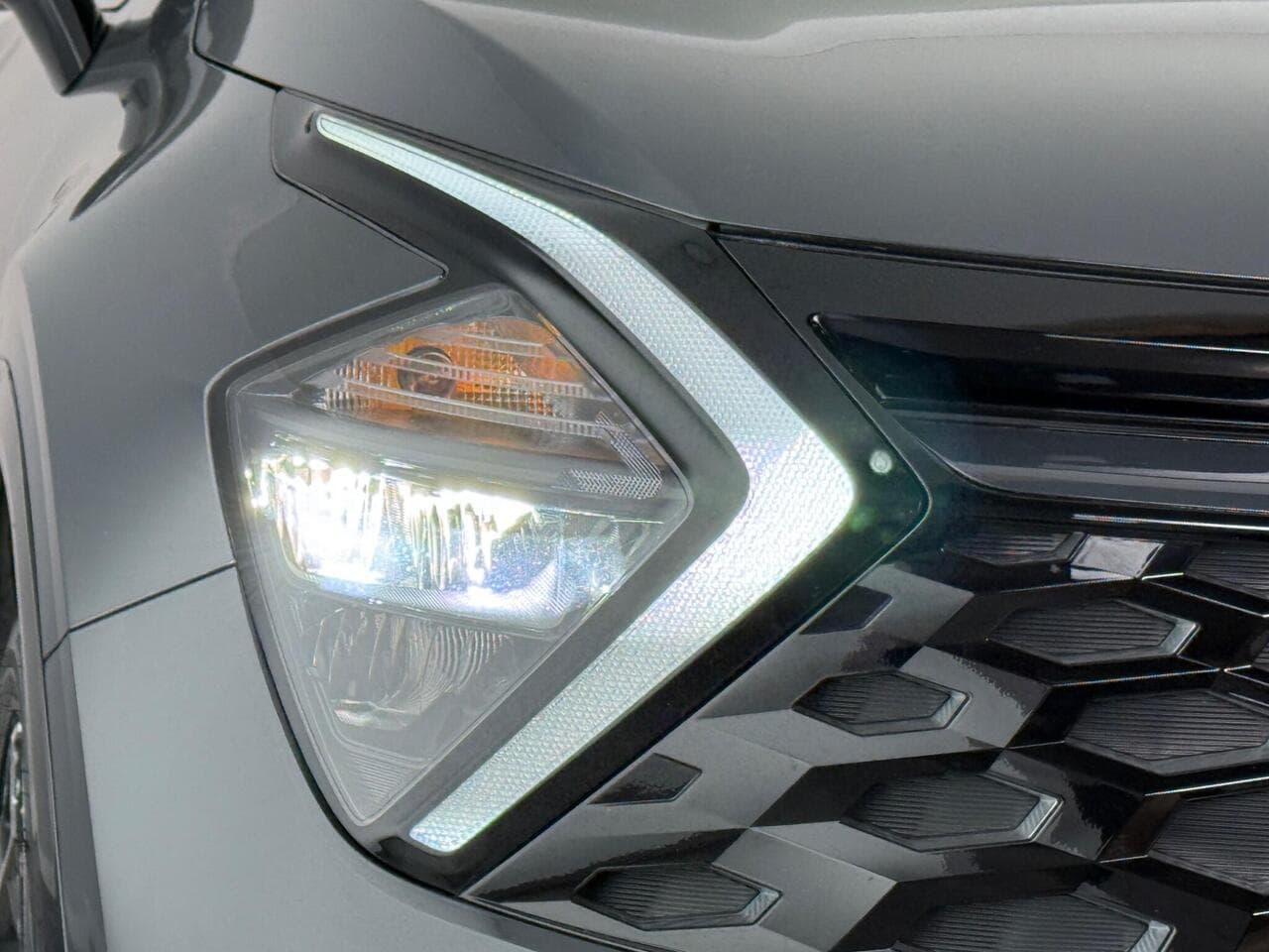 Kia Sportage thumbnail Lights Front