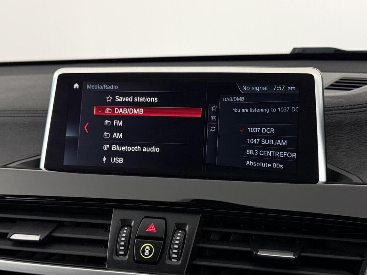 BMW X1 thumbnail Infotainment System