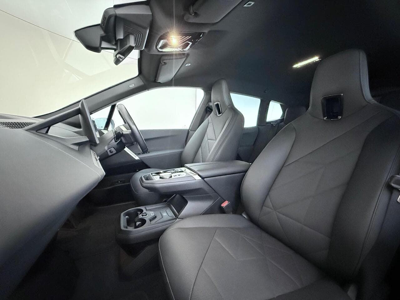 BMW iX thumbnail Seat Front Passenger