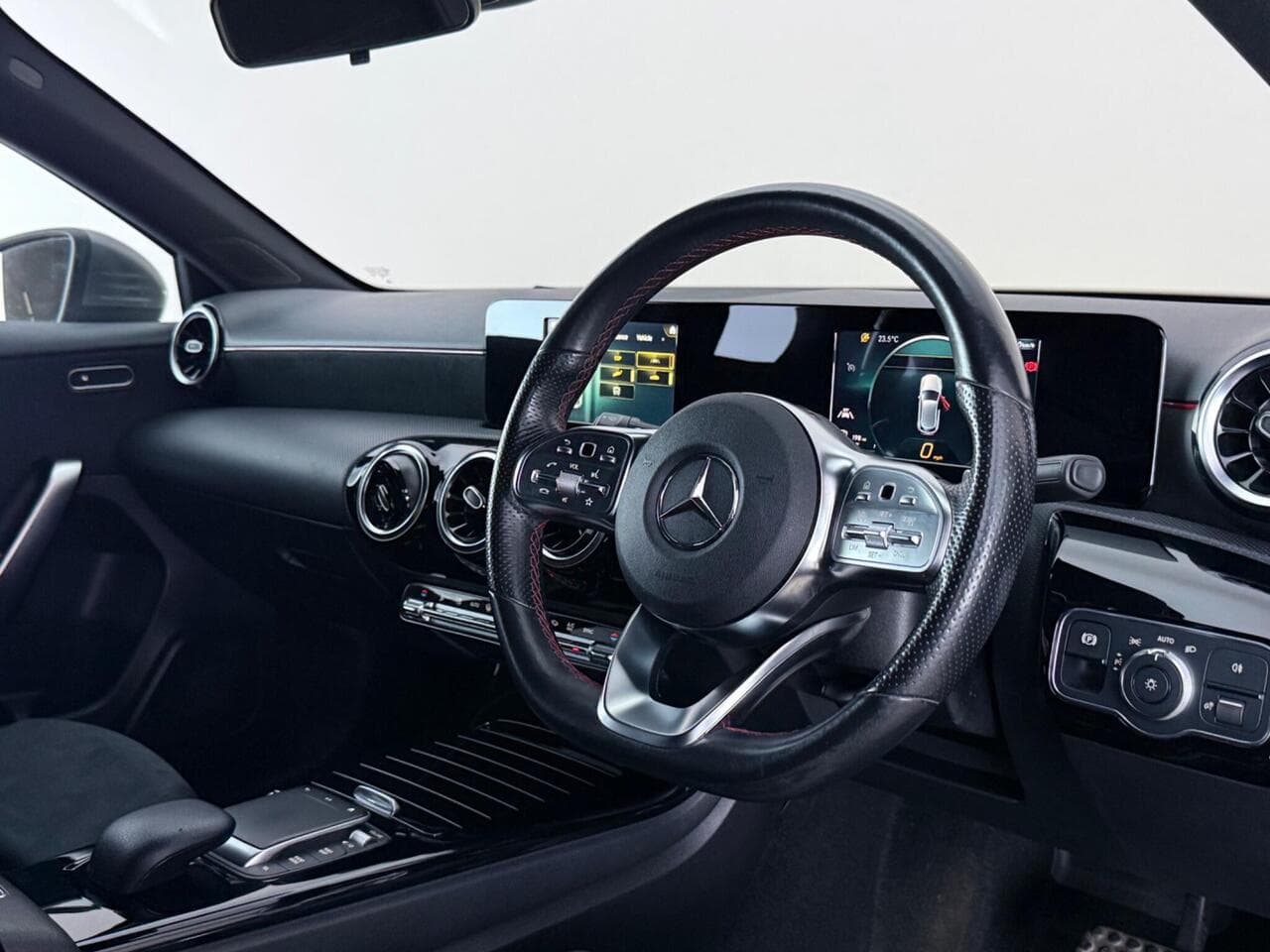 Mercedes-Benz A Class thumbnail Interior Front
