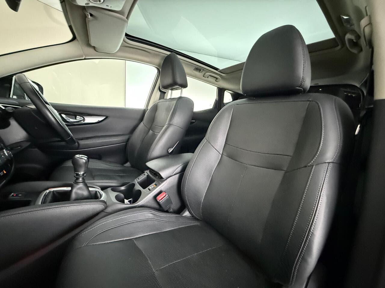 Nissan Qashqai thumbnail Seat Front Passenger