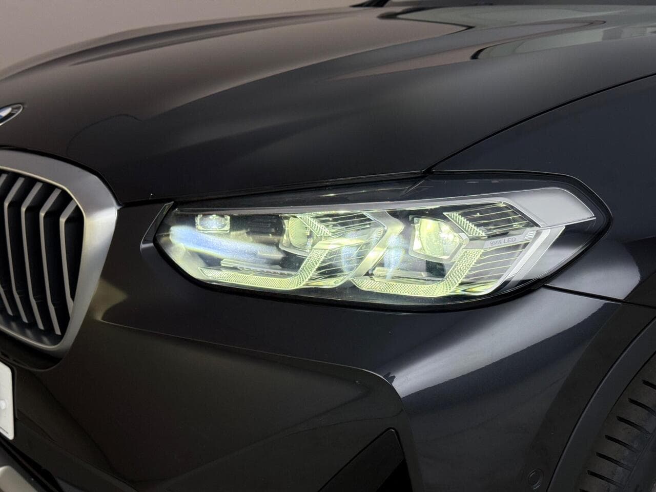 BMW X3 thumbnail Lights Front