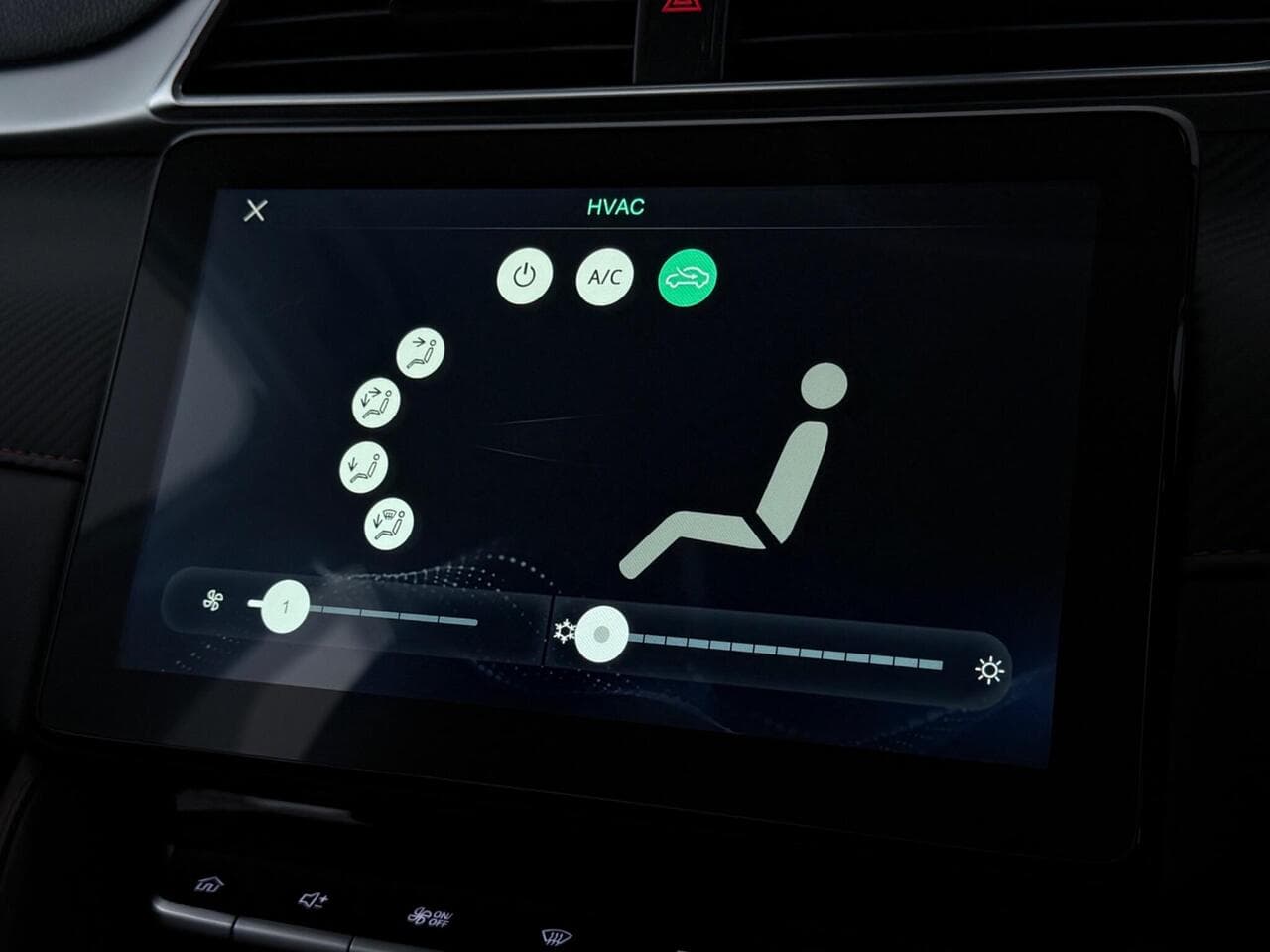 MG MG ZS thumbnail Infotainment System