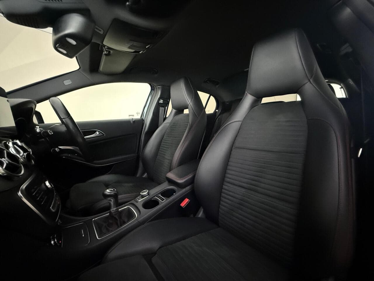 Mercedes-Benz GLA thumbnail Seat Front Passenger