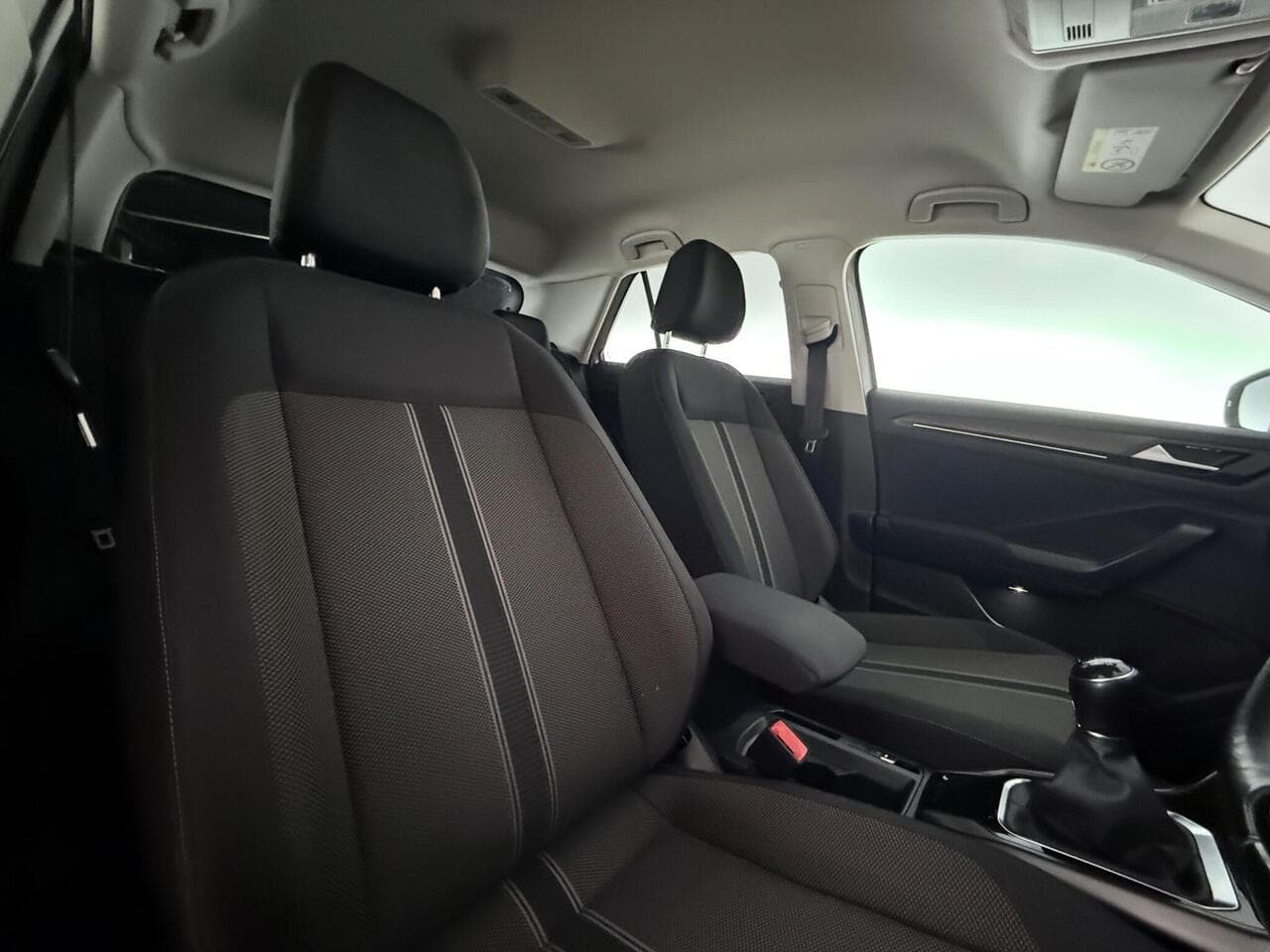Volkswagen T-Roc thumbnail Seat Driver