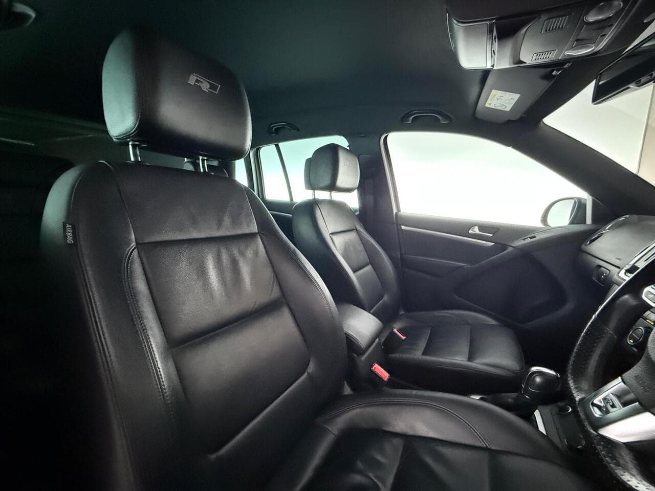 Volkswagen Tiguan thumbnail Seat Driver