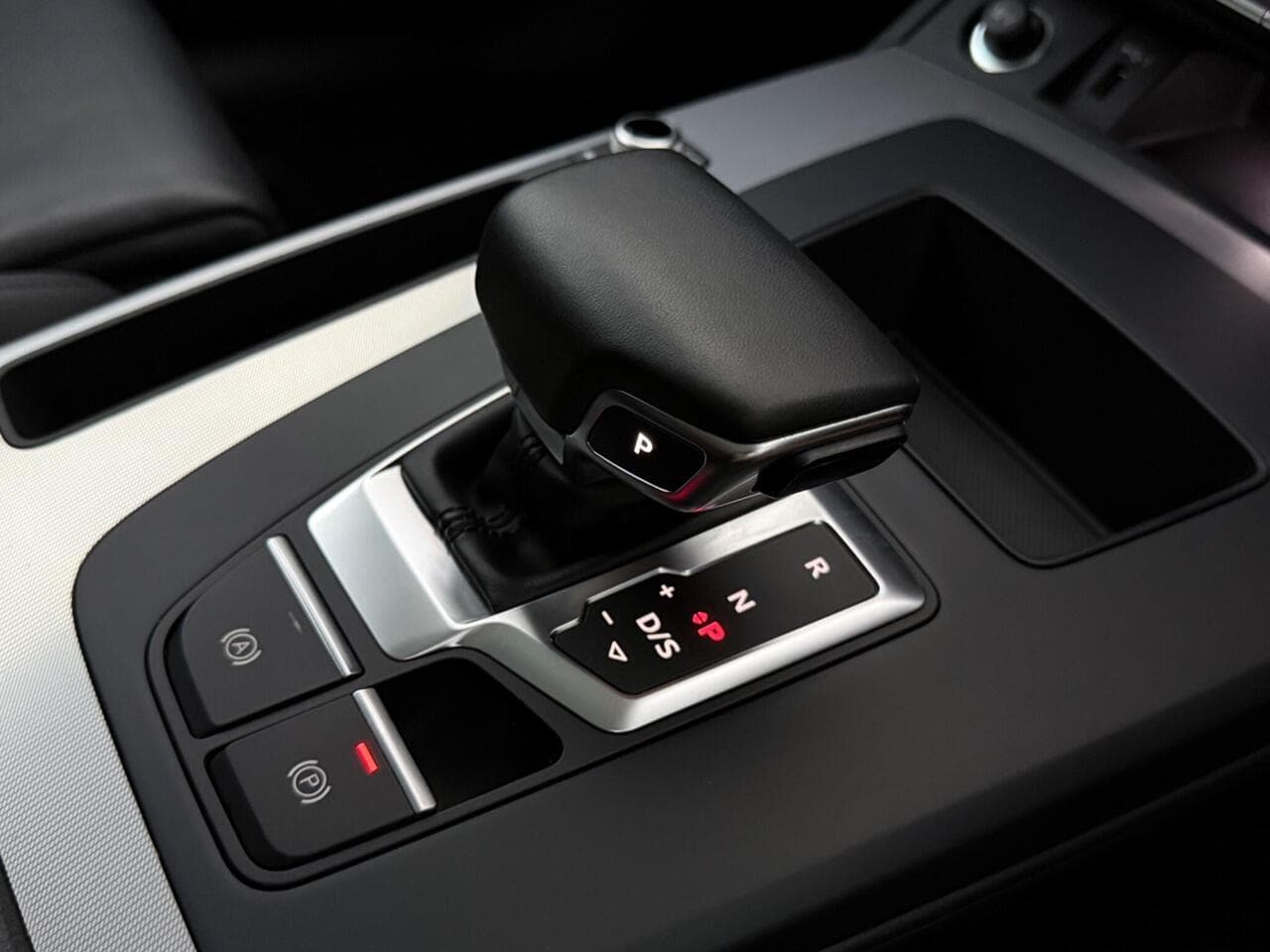 Audi Q5 thumbnail Misc Controls