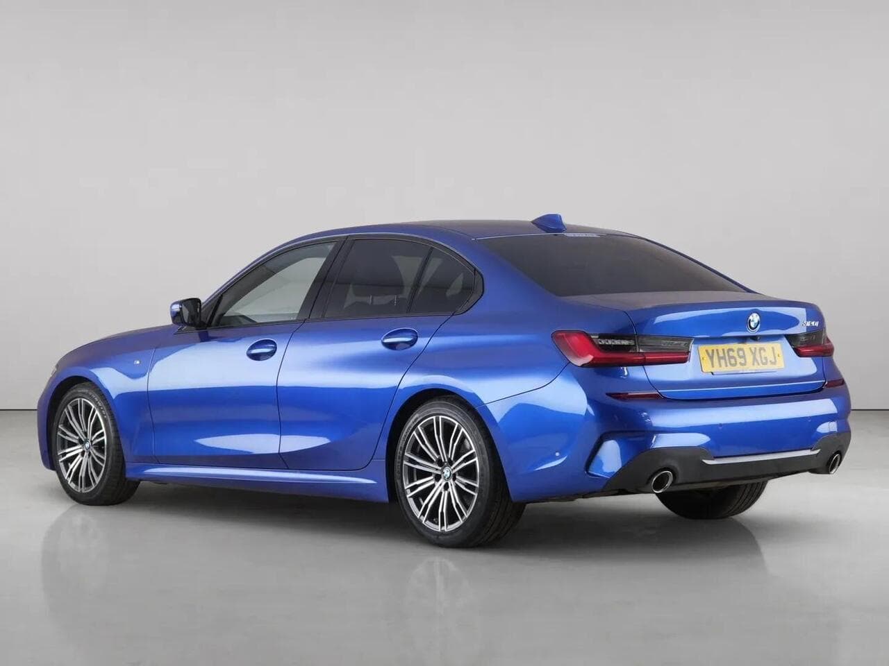 BMW 3 Series thumbnail Rear Left