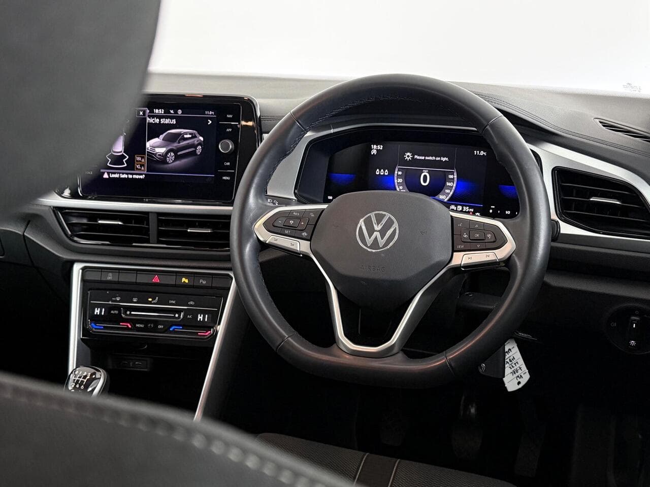 Volkswagen T-Roc thumbnail Steering Wheel