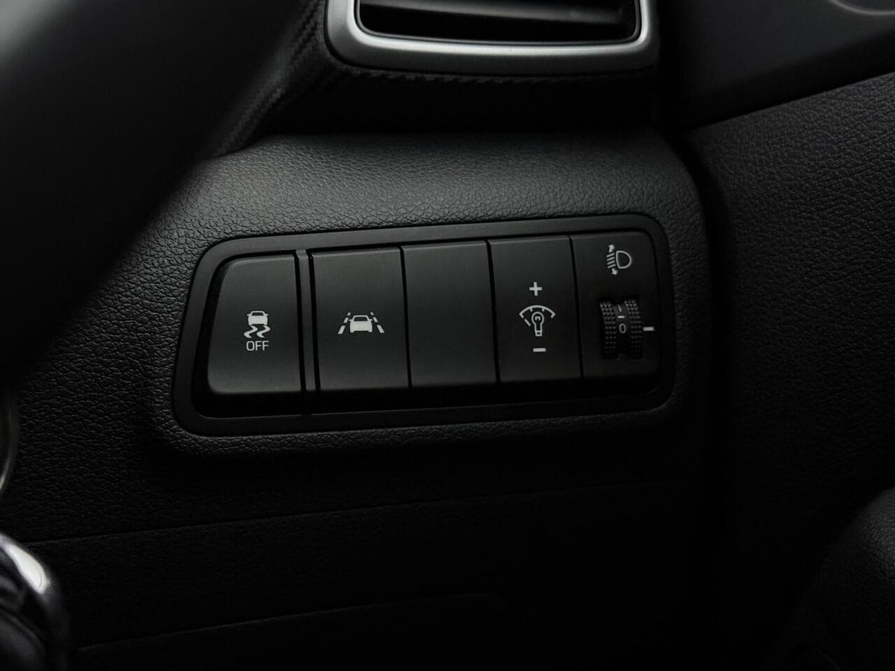 Hyundai TUCSON thumbnail Misc Controls