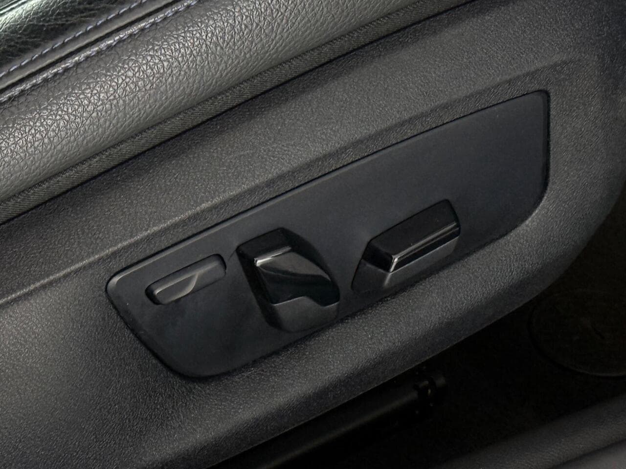 BMW 5 Series thumbnail Misc Controls