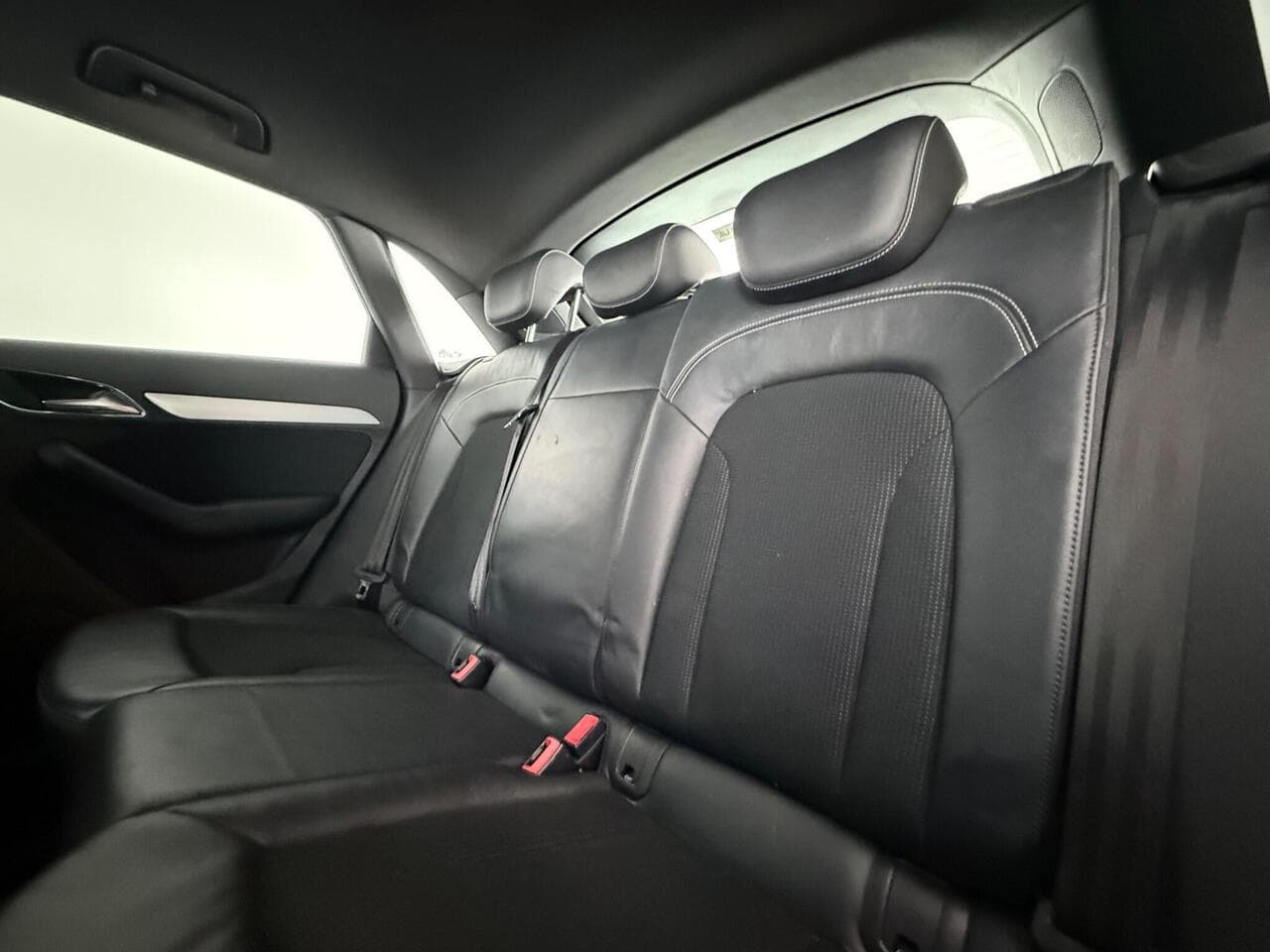 Audi Q3 thumbnail Seats Rear