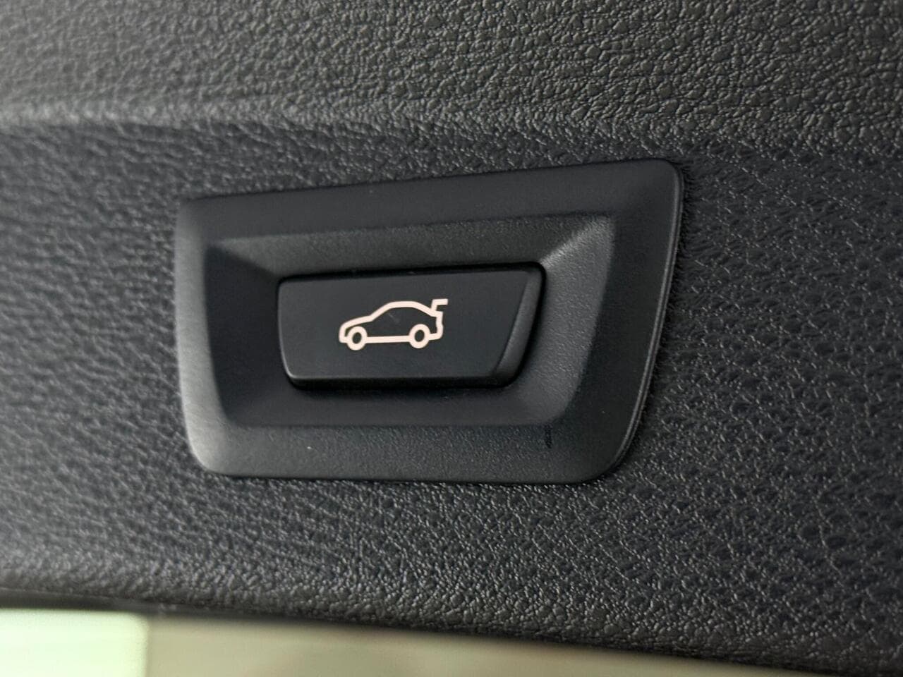 BMW X2 thumbnail Misc Controls