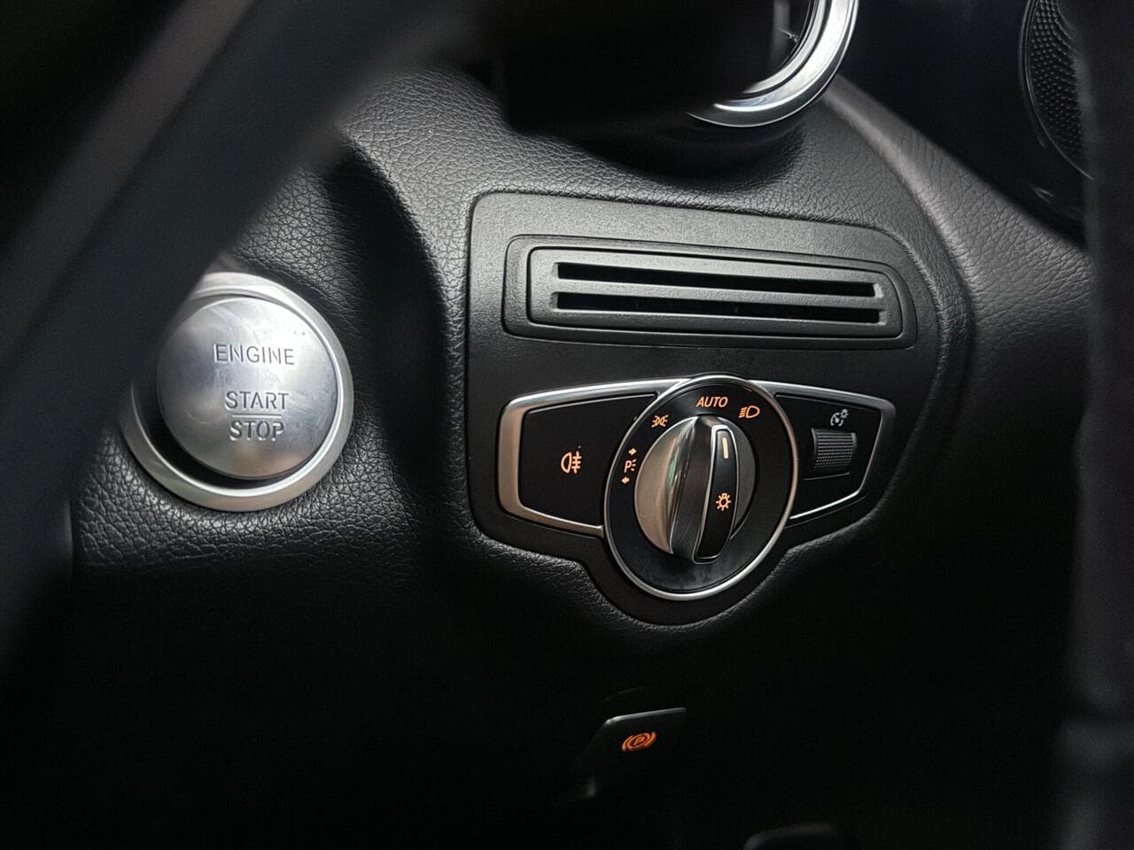 Mercedes-Benz GLC thumbnail Misc Controls