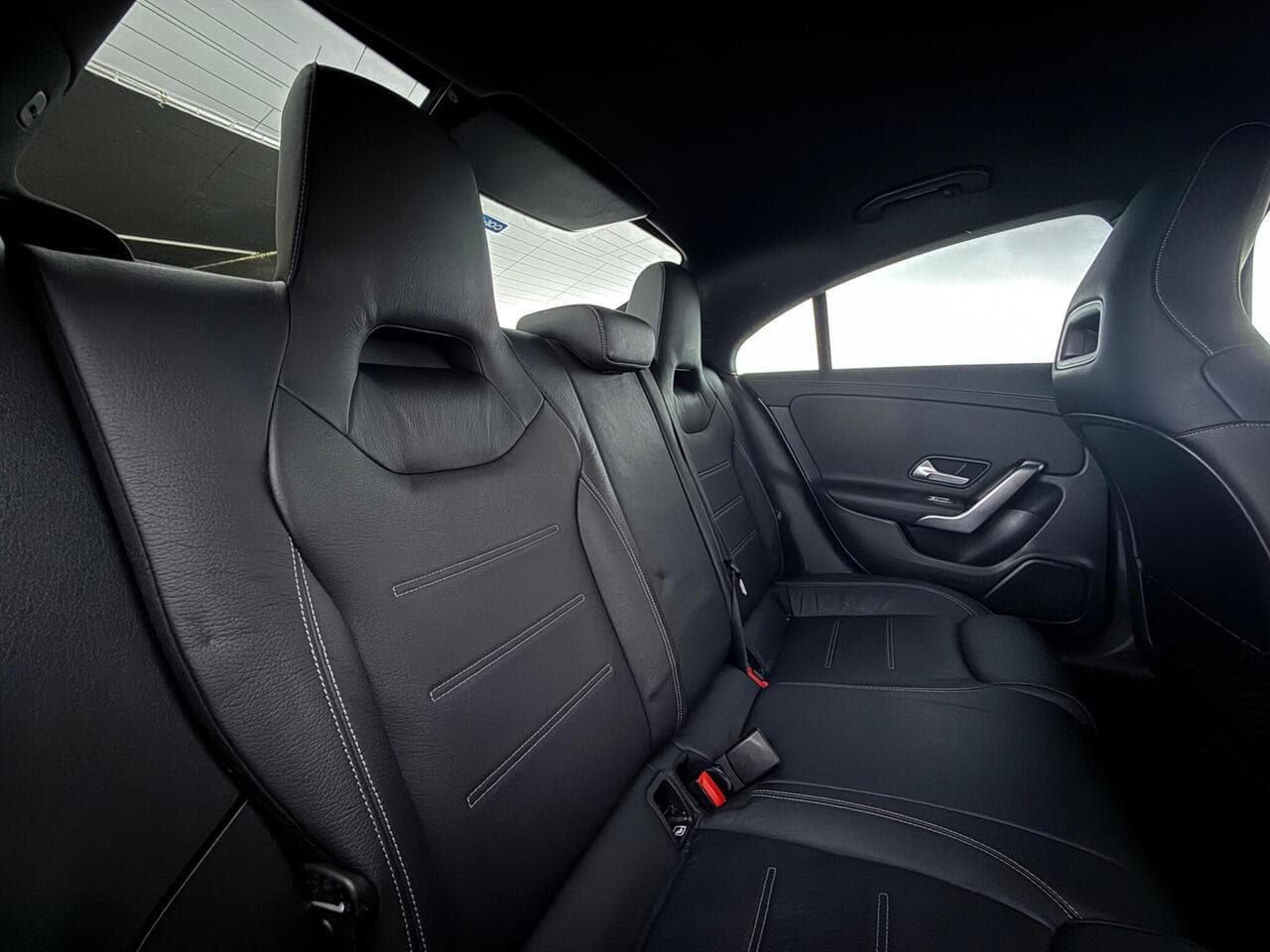 Mercedes-Benz CLA thumbnail Seats Rear