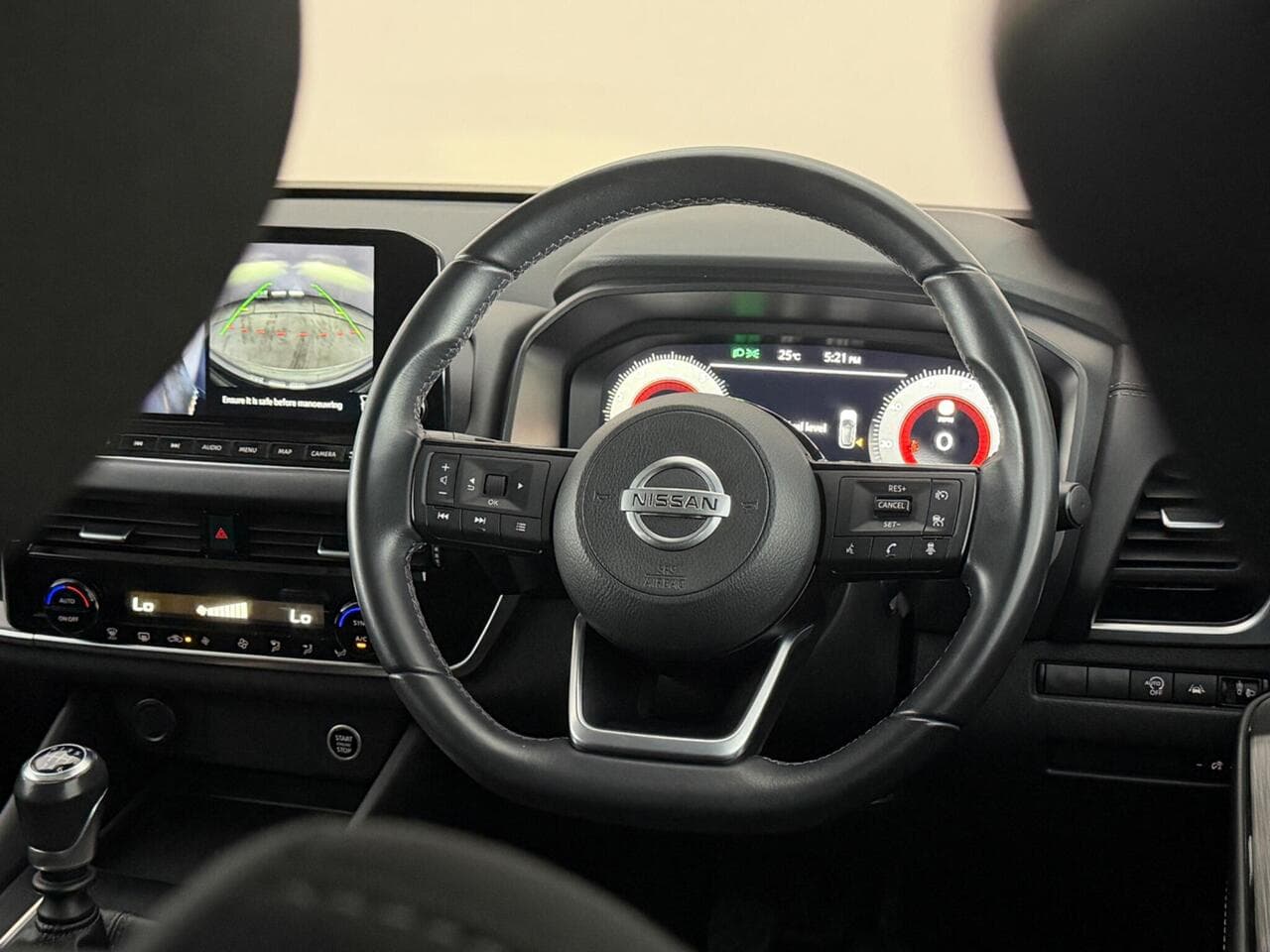 Nissan Qashqai thumbnail Steering Wheel