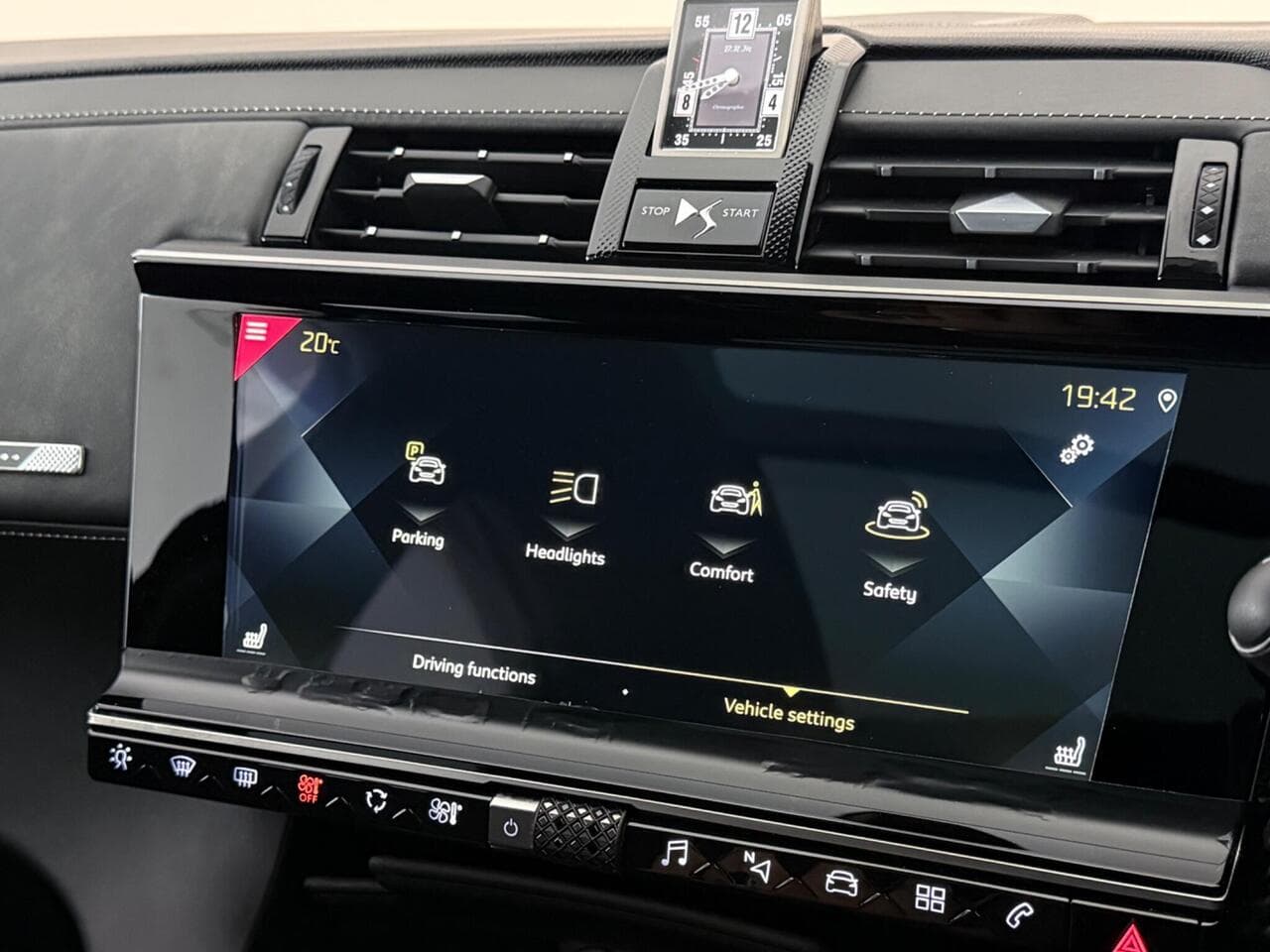 DS AUTOMOBILES DS 7 CROSSBACK thumbnail Infotainment System