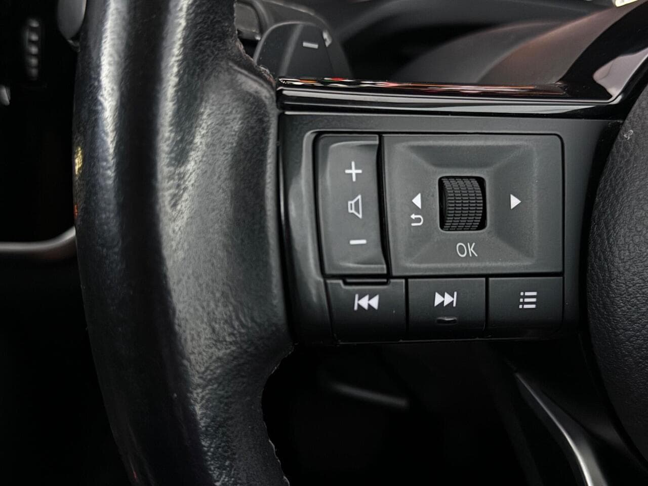 Nissan Qashqai thumbnail Misc Controls