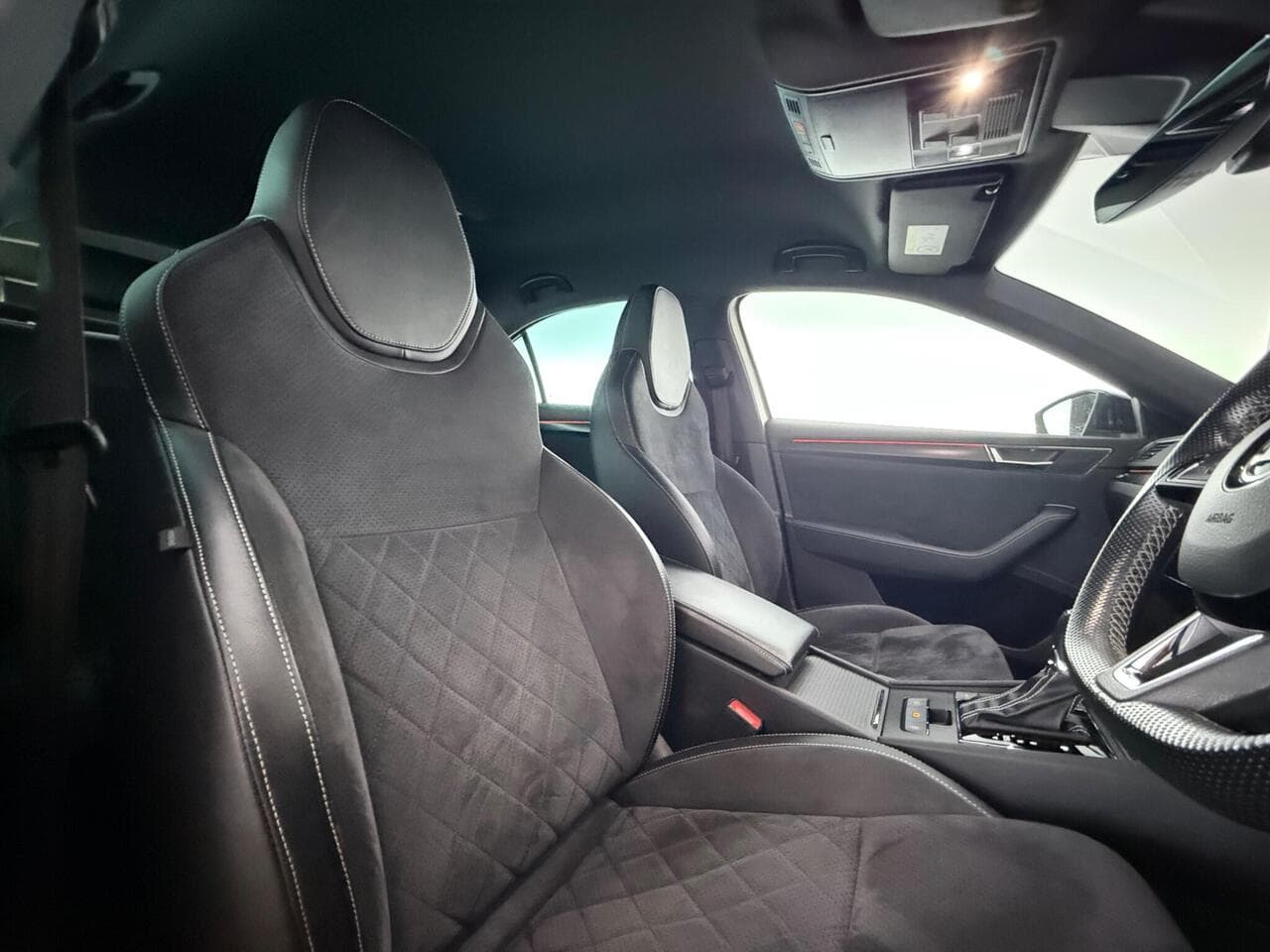 Skoda Superb thumbnail Seat Driver
