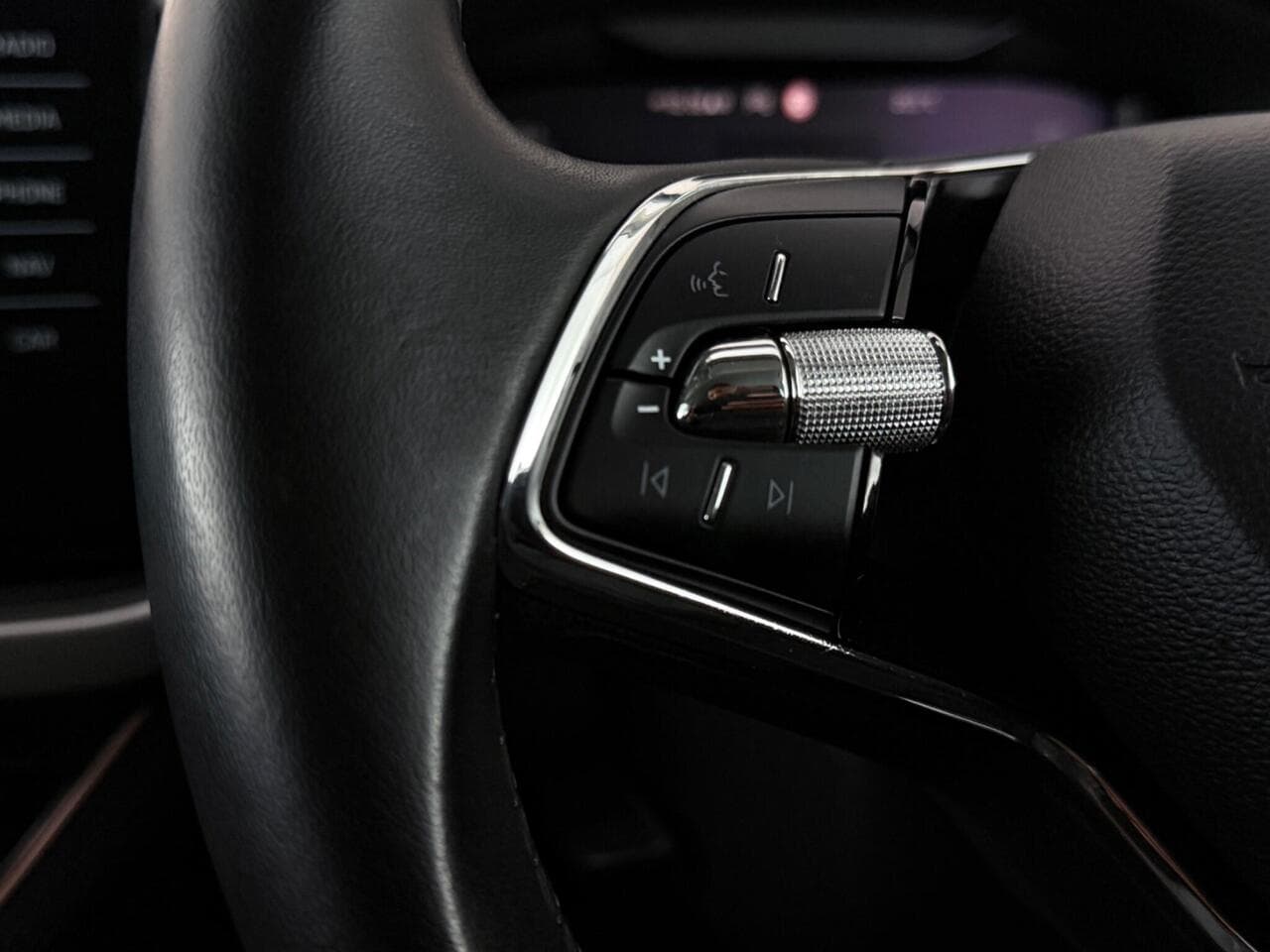 Skoda Kamiq thumbnail Misc Controls