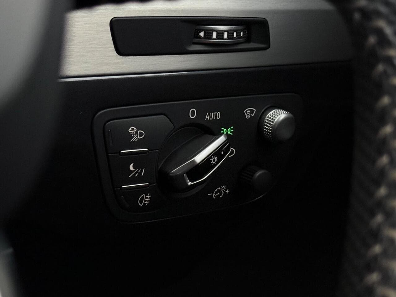 Audi Q7 thumbnail Misc Controls