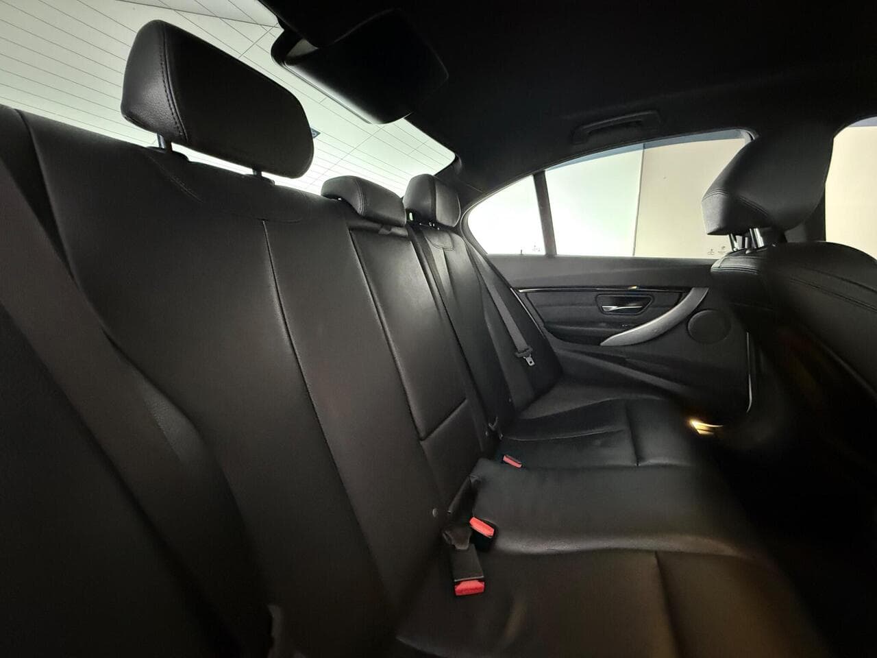 BMW 3 Series thumbnail Seats Rear