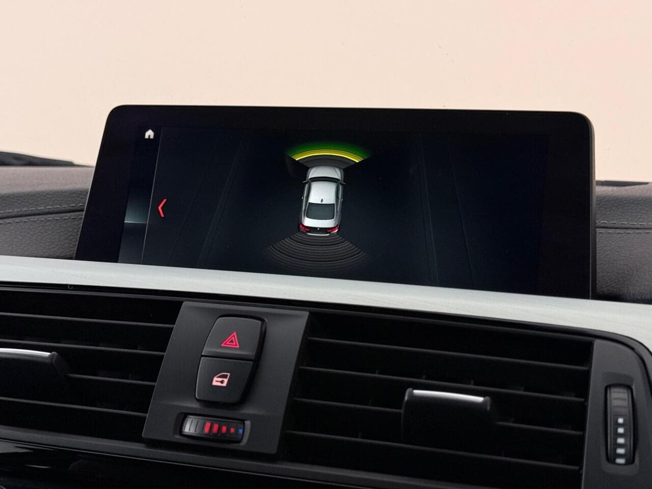 BMW 4 Series thumbnail Infotainment System