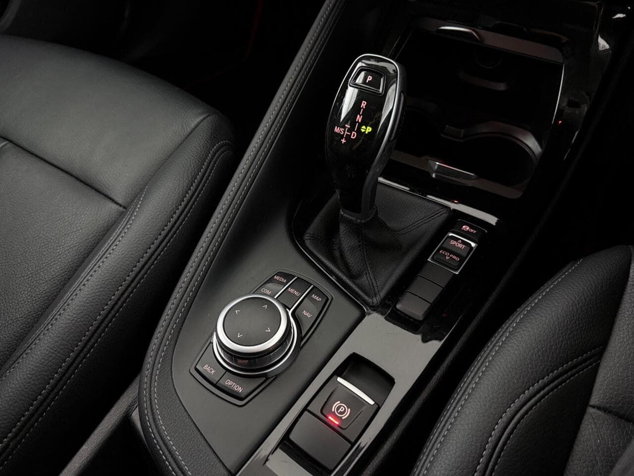 BMW X1 thumbnail Interior Front
