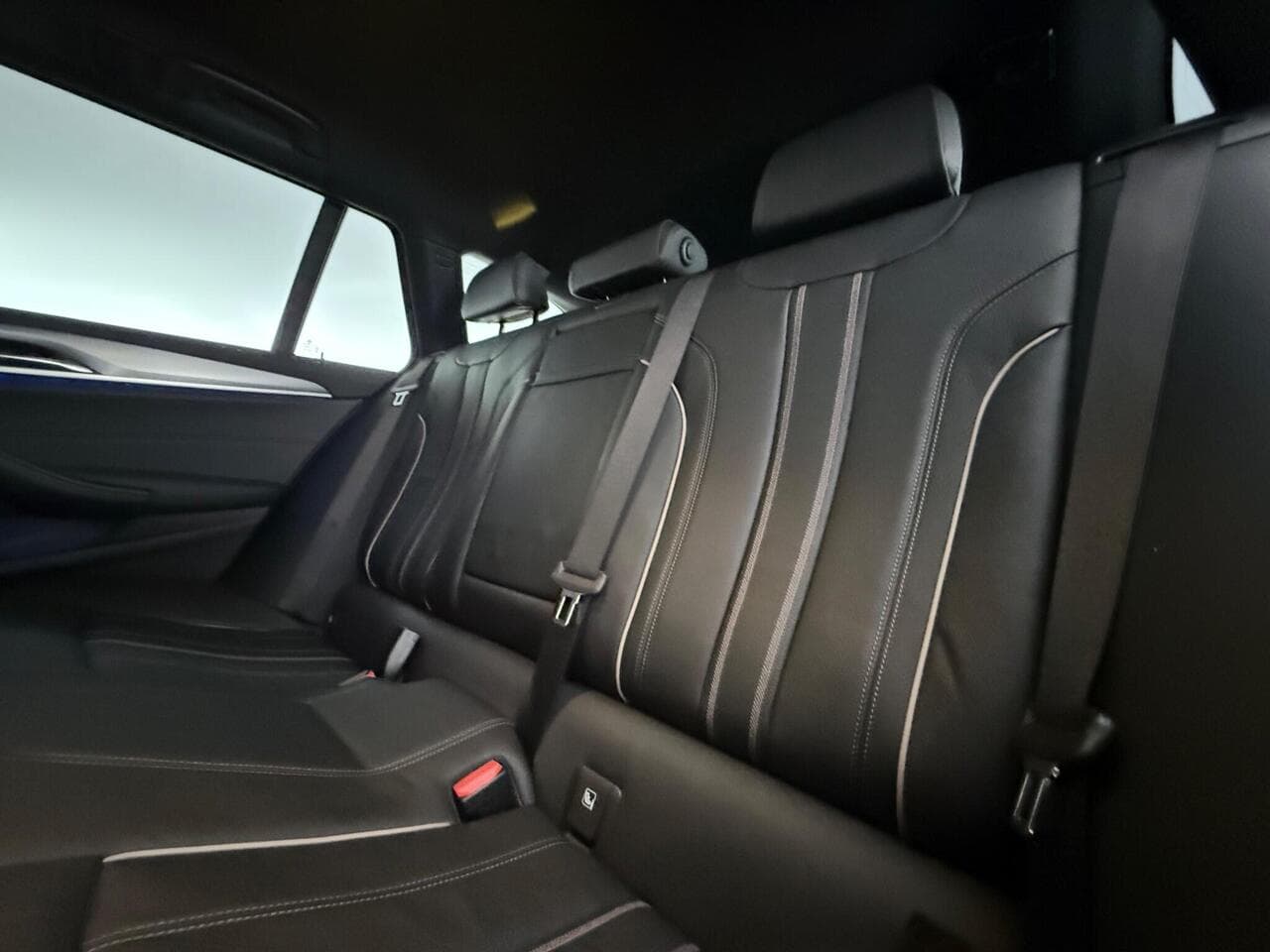 BMW 5 Series thumbnail Seats Rear