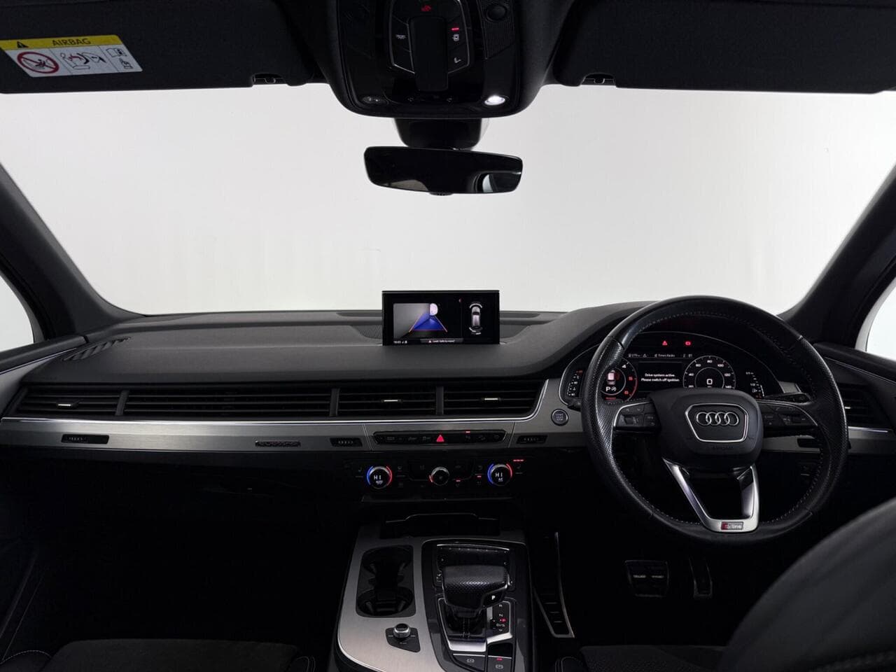 Audi Q7 thumbnail Interior Front