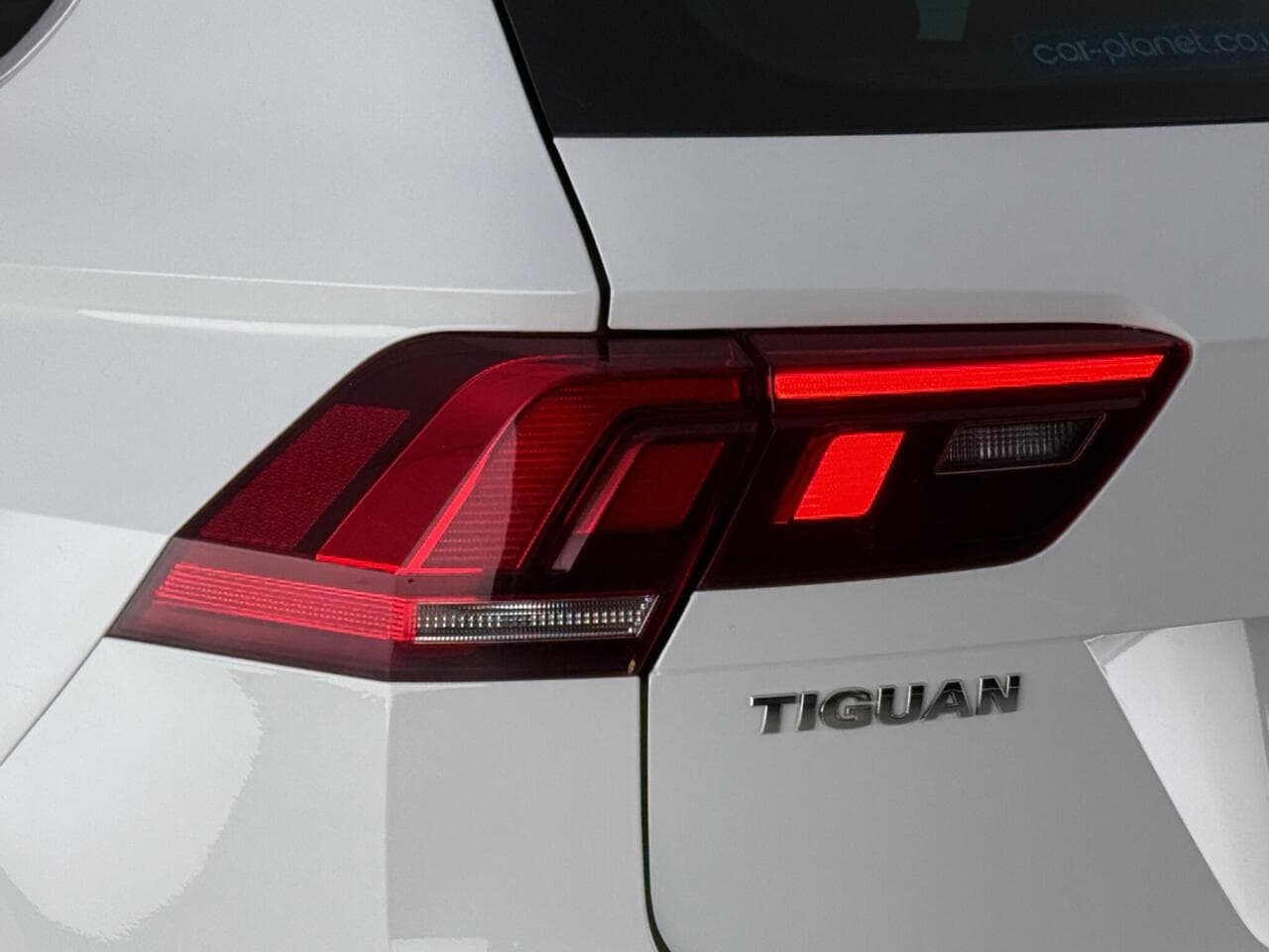 Volkswagen Tiguan thumbnail Lights Rear