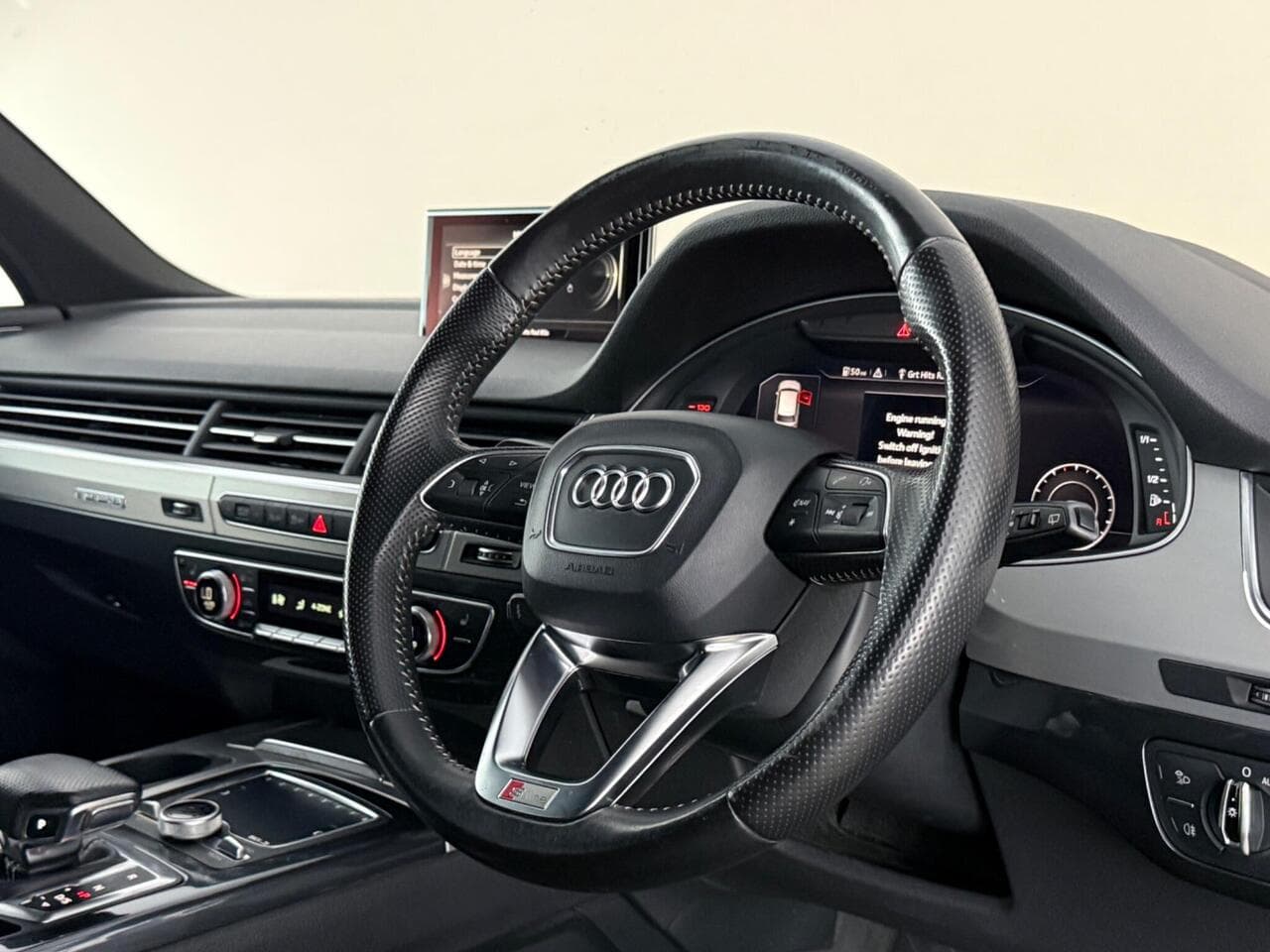 Audi Q7 thumbnail Steering Wheel