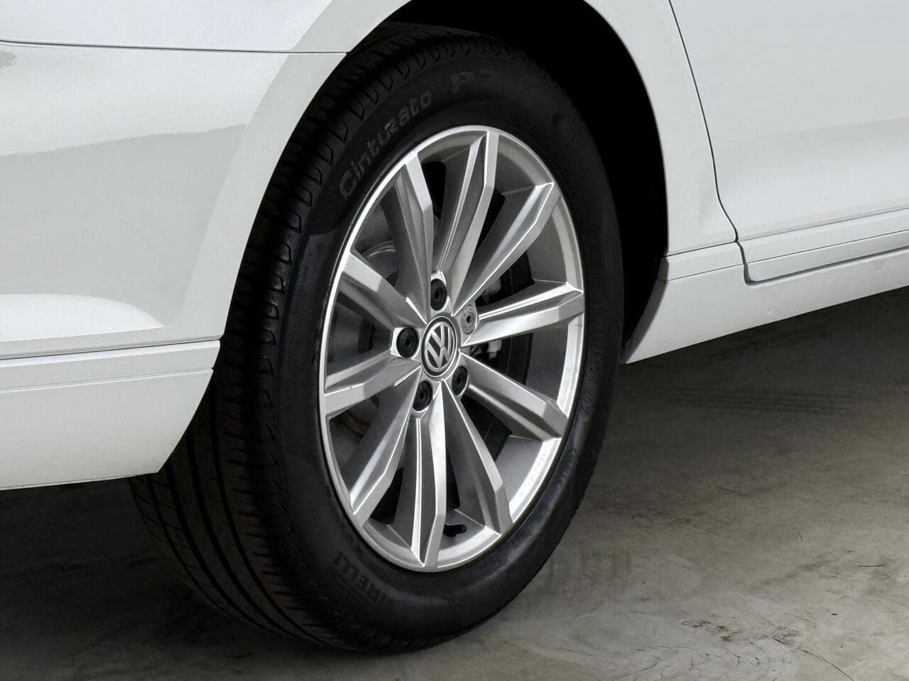 Volkswagen Passat thumbnail Wheel
