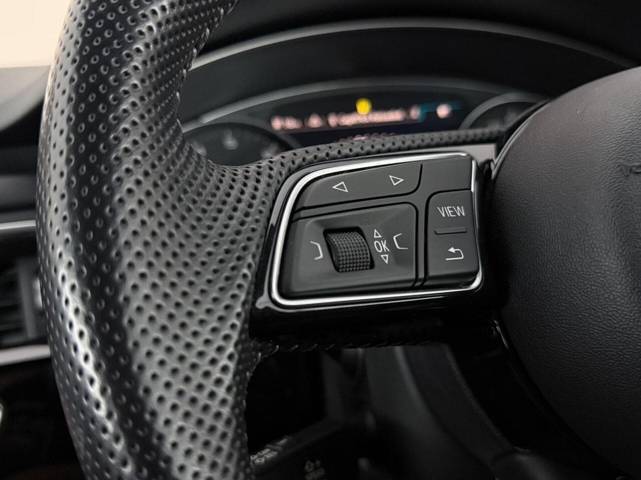 Audi A4 thumbnail Misc Controls
