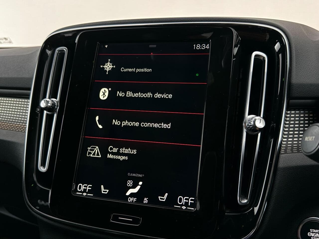 Volvo XC40 thumbnail Infotainment System