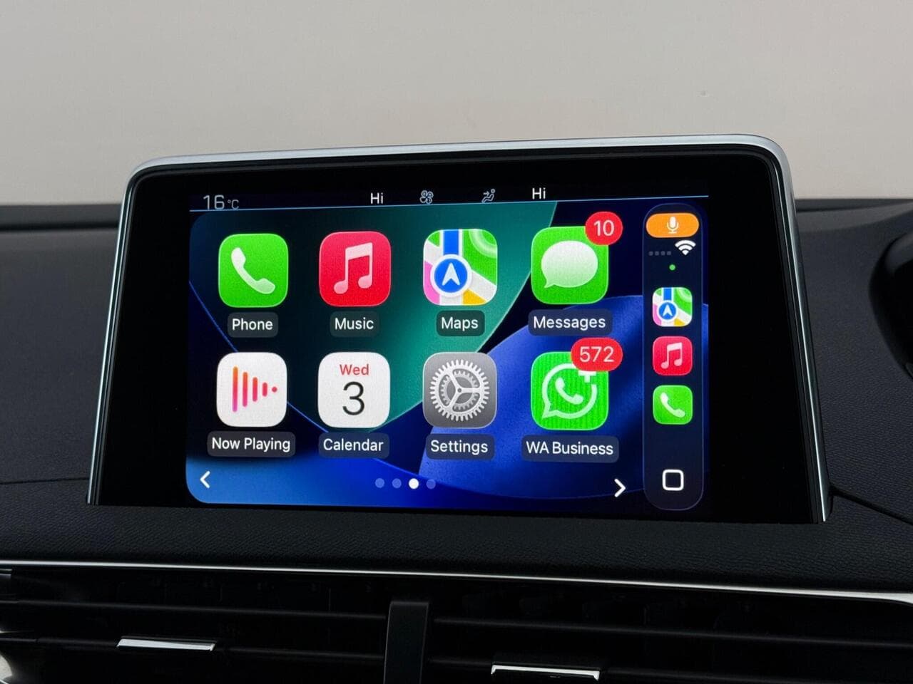 Peugeot 3008 thumbnail Infotainment System