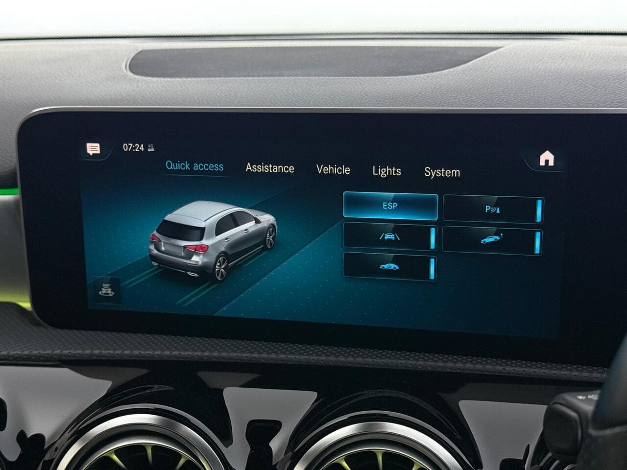 Mercedes-Benz A Class thumbnail Infotainment System