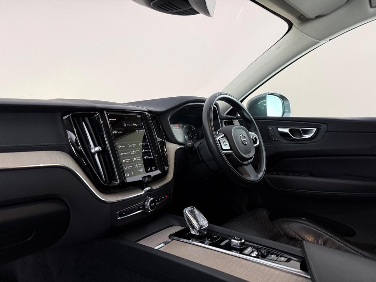 Volvo XC60 thumbnail Interior Front