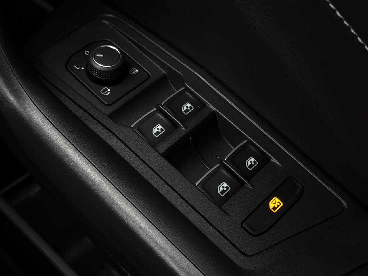 Volkswagen T-Roc thumbnail Misc Controls