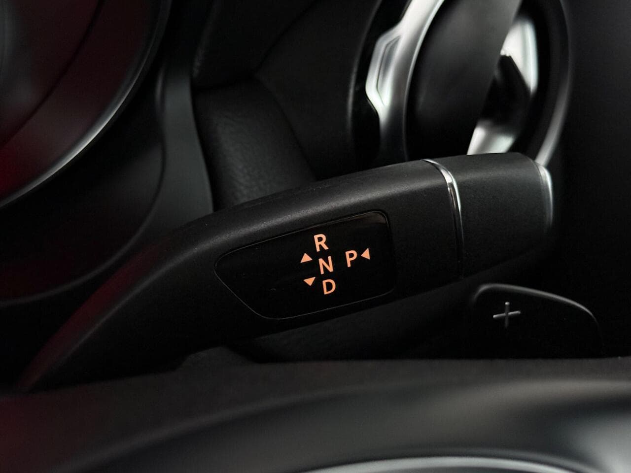 Mercedes-Benz GLA thumbnail Misc Controls