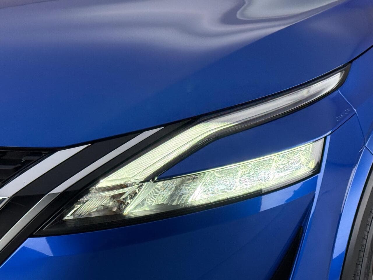 Nissan Qashqai thumbnail Lights Front