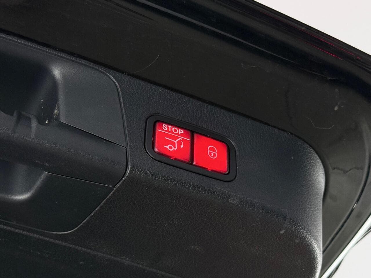 Mercedes-Benz GLB thumbnail Inconclusive