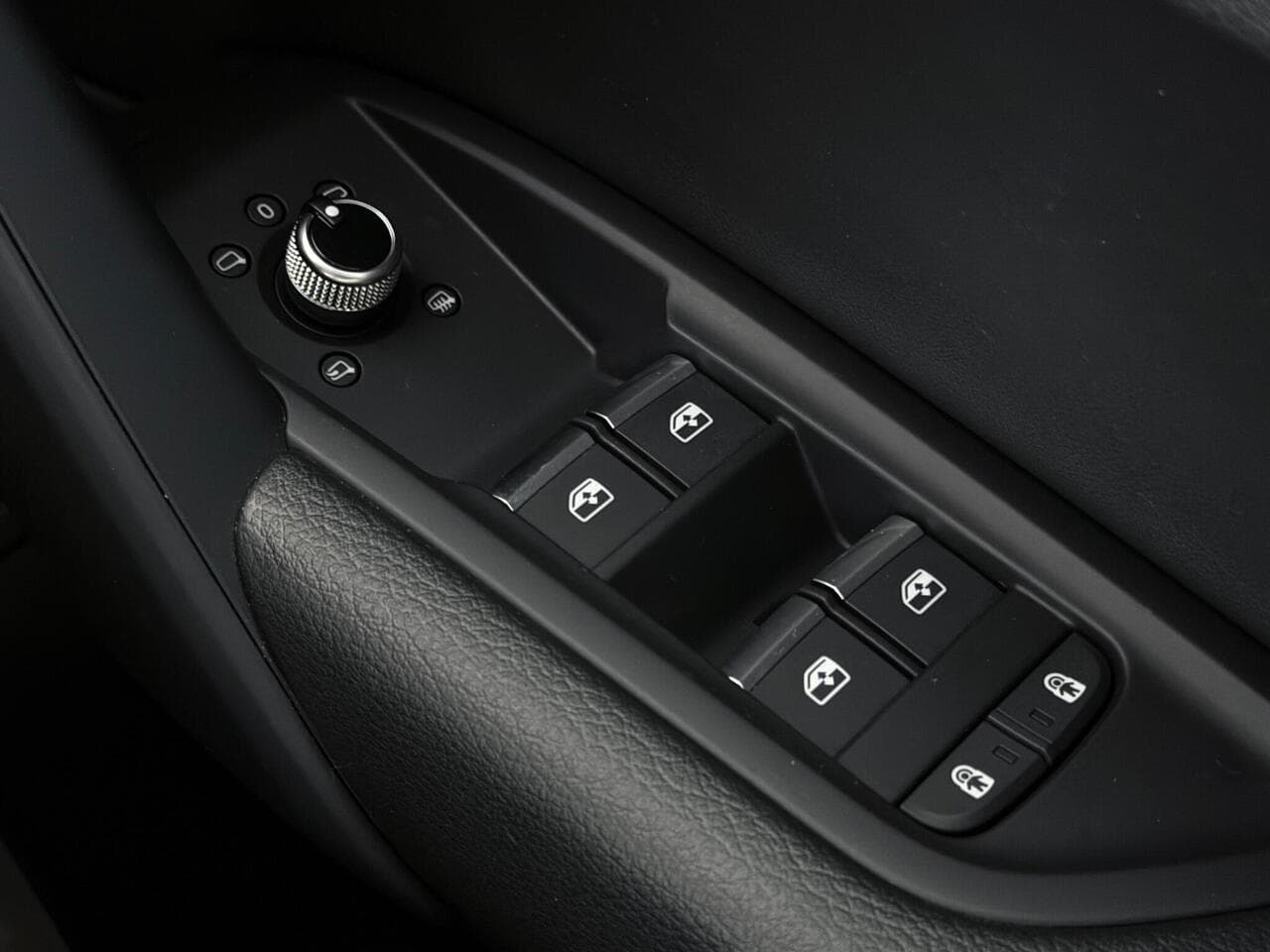 Audi Q5 thumbnail Misc Controls