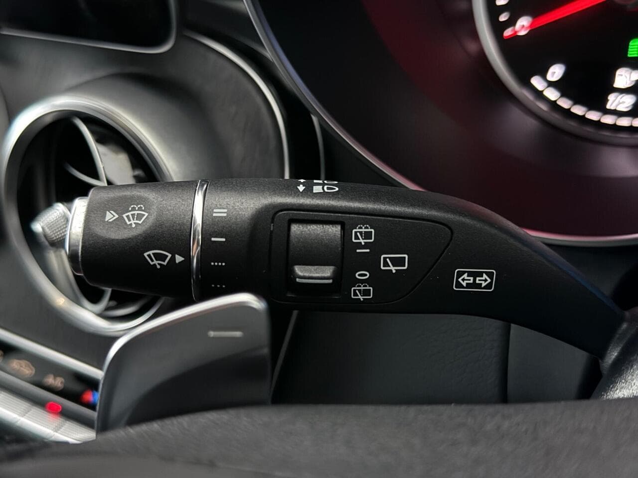 Mercedes-Benz GLC thumbnail Misc Controls