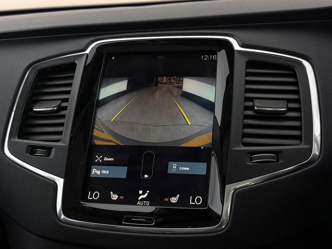 Volvo XC90 thumbnail Infotainment System