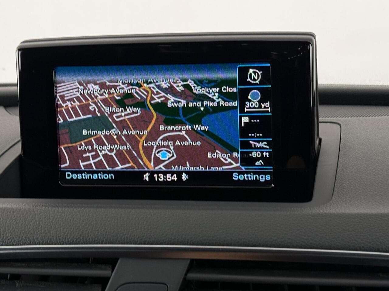 Audi Q3 thumbnail Infotainment System