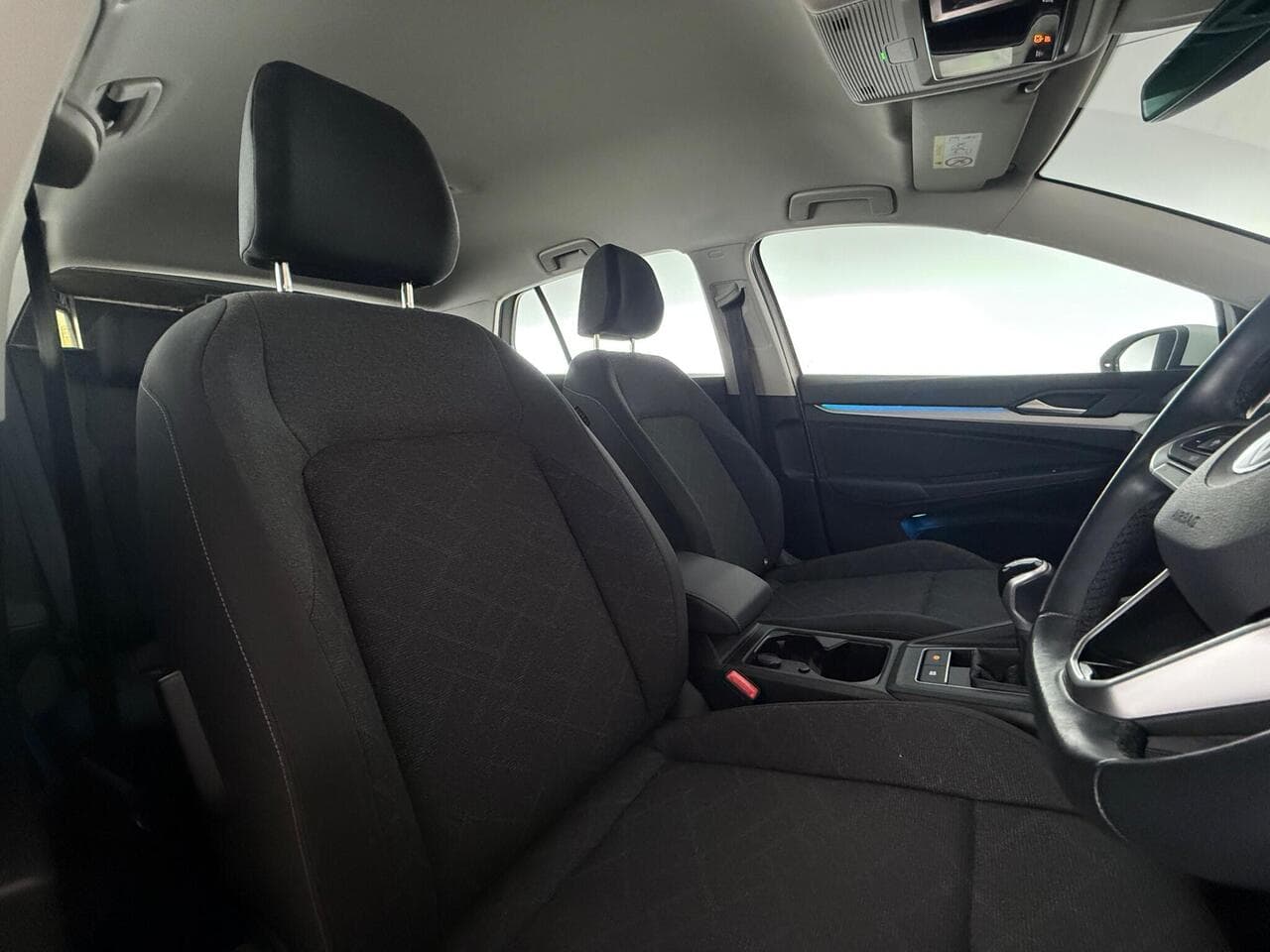 Volkswagen Golf thumbnail Seat Driver