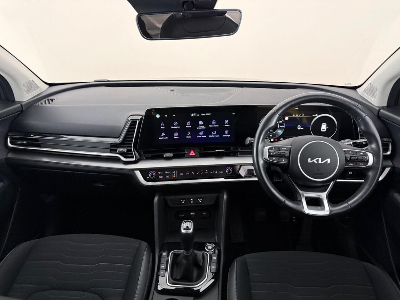Kia Sportage thumbnail Interior Front