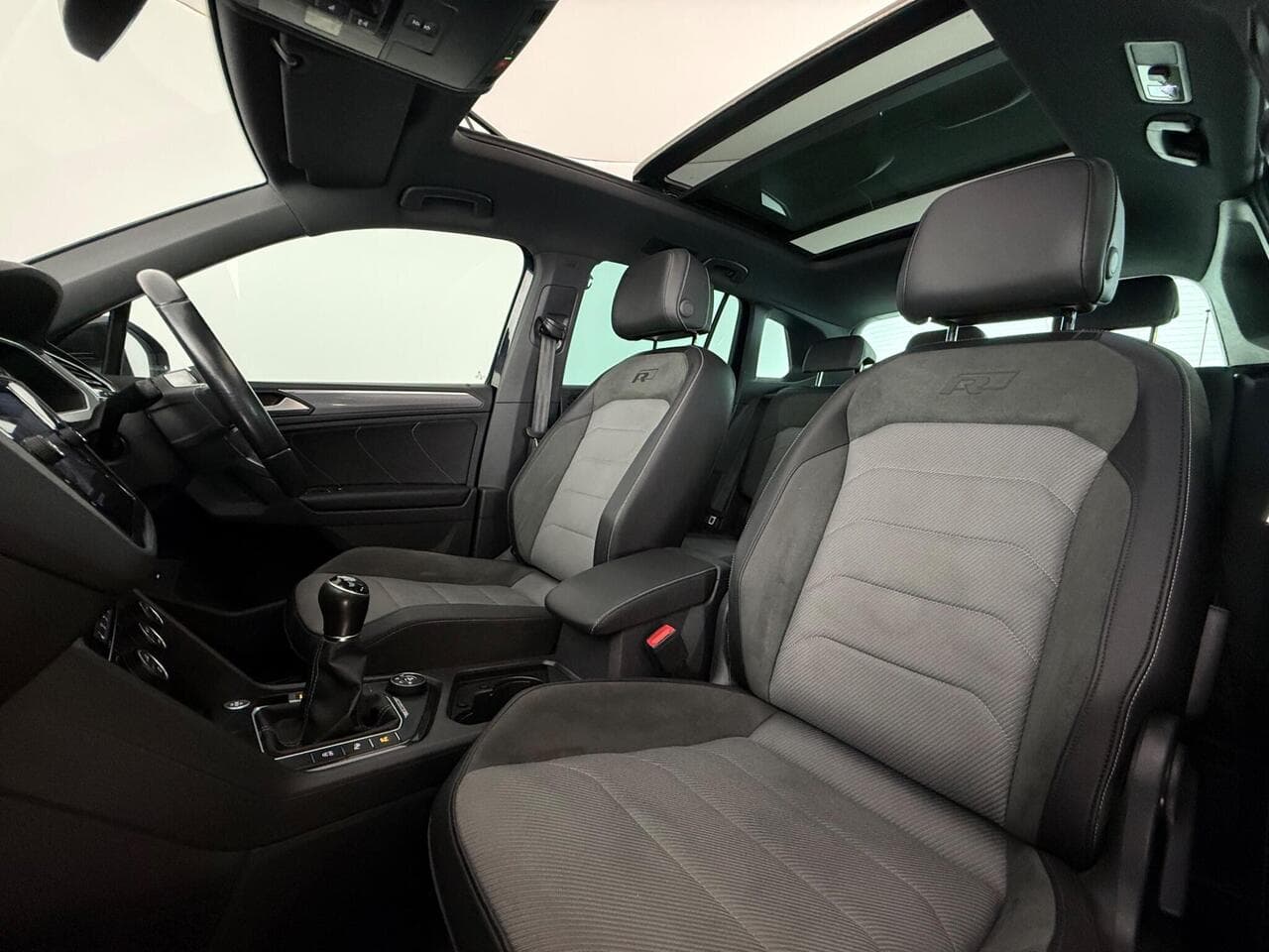 Volkswagen Tiguan thumbnail Seat Front Passenger